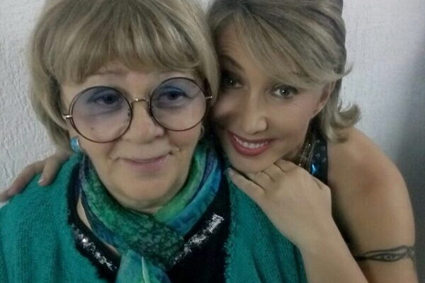 elena vorobey delitsya vpechatleniyami ot repetitsiy spektaklya ona razgadala ubiystvo v intervyu dlya intermedia
